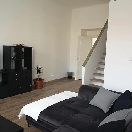 Fine Apartment In Centrum Of Slany With Aircondition Екстер'єр фото