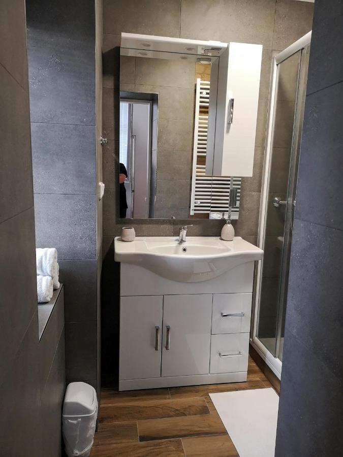 Appartamento Fine In Centrum Of With Aircondition Slaný